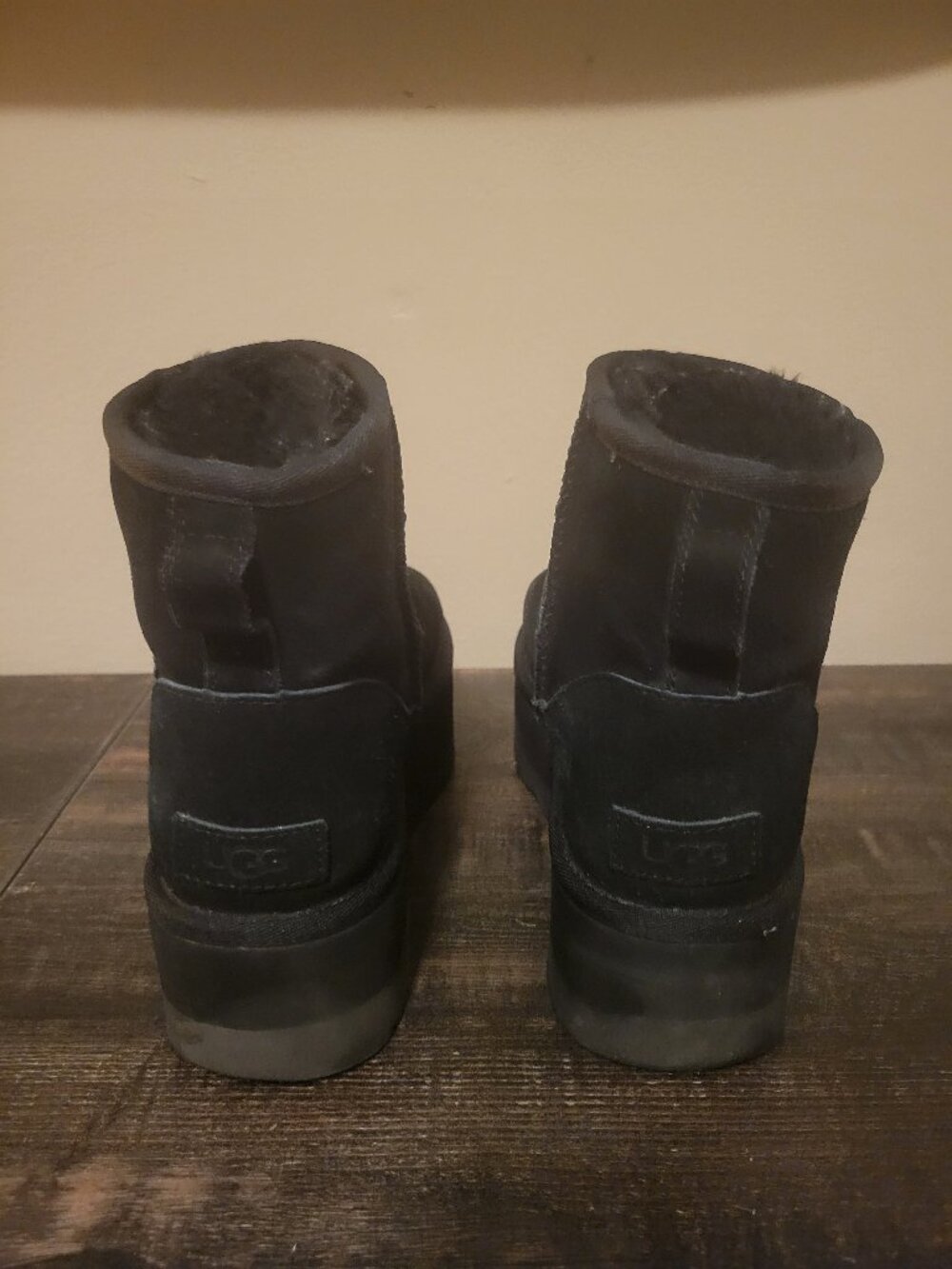 UGG Women's Classic Mini Platform, size 9